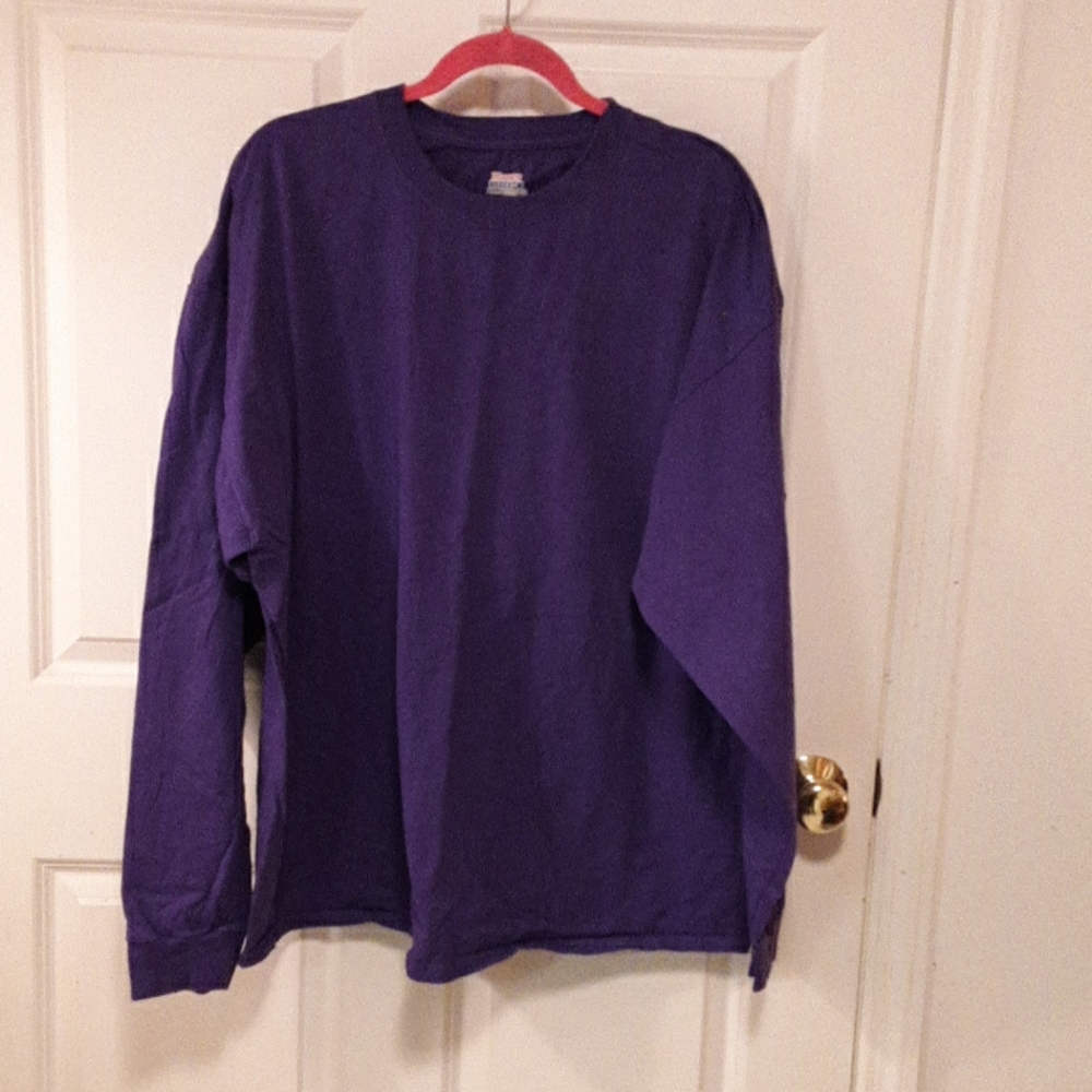 Hanes beefy tshirt